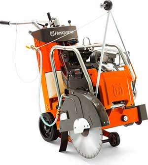 Резчик швов HUSQVARNA FS-524 в прокат в Волгограде. У нас лучшая цена за сутки! Возможность взять в аренду с выгодной скидкой до 40% при экспресс доставке 24/7. И помните, ночью стоимость еще дешевле на 30%! #арендапрокат #виброплита #выгодно